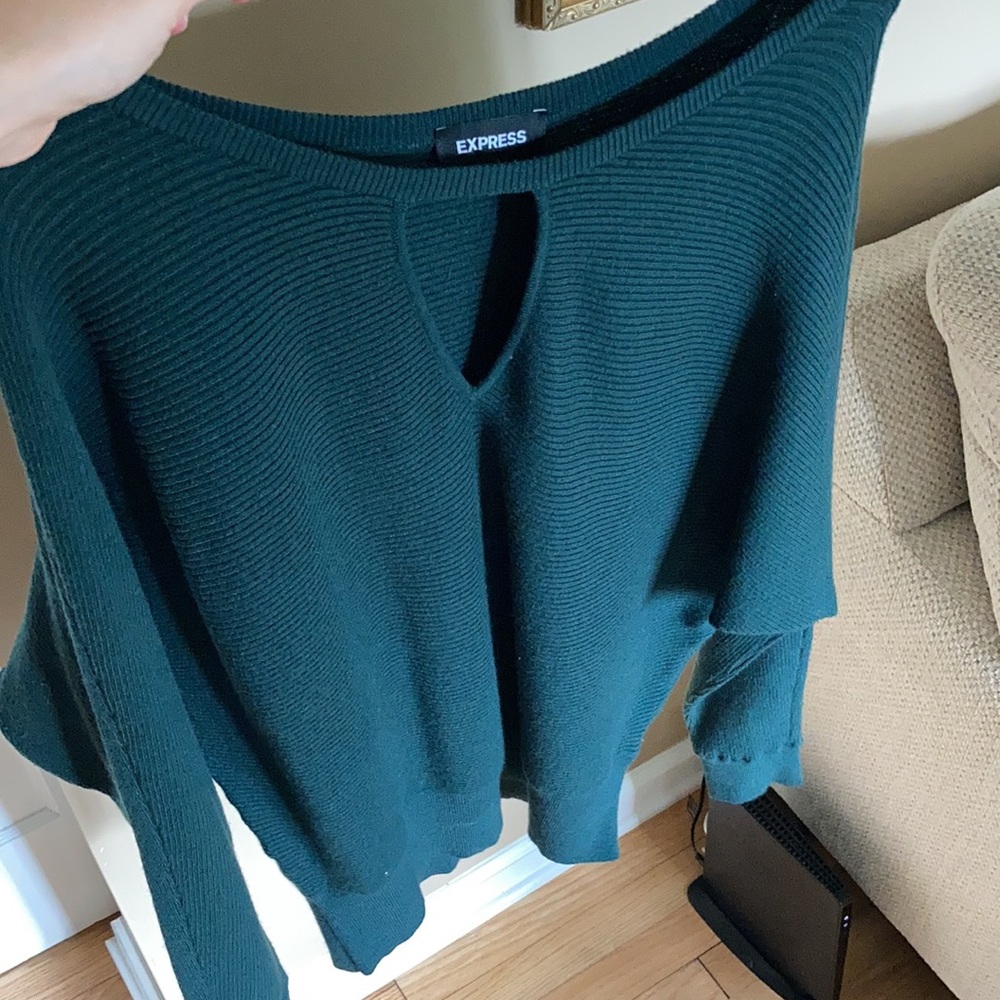 Express Sweater - Picture 4 of 5
